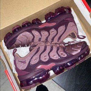 W AIR VAPORMAX PLUS size 8